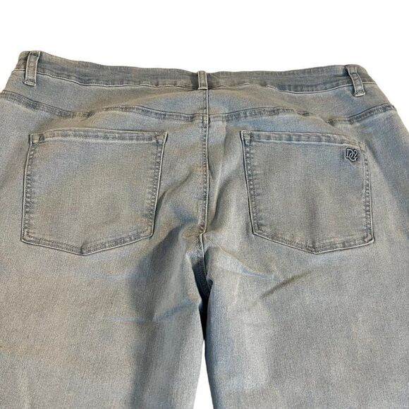 DG2 by Diane Gilman P2X light denim stretch pull on jeans 2XP - Picture 6 of 9